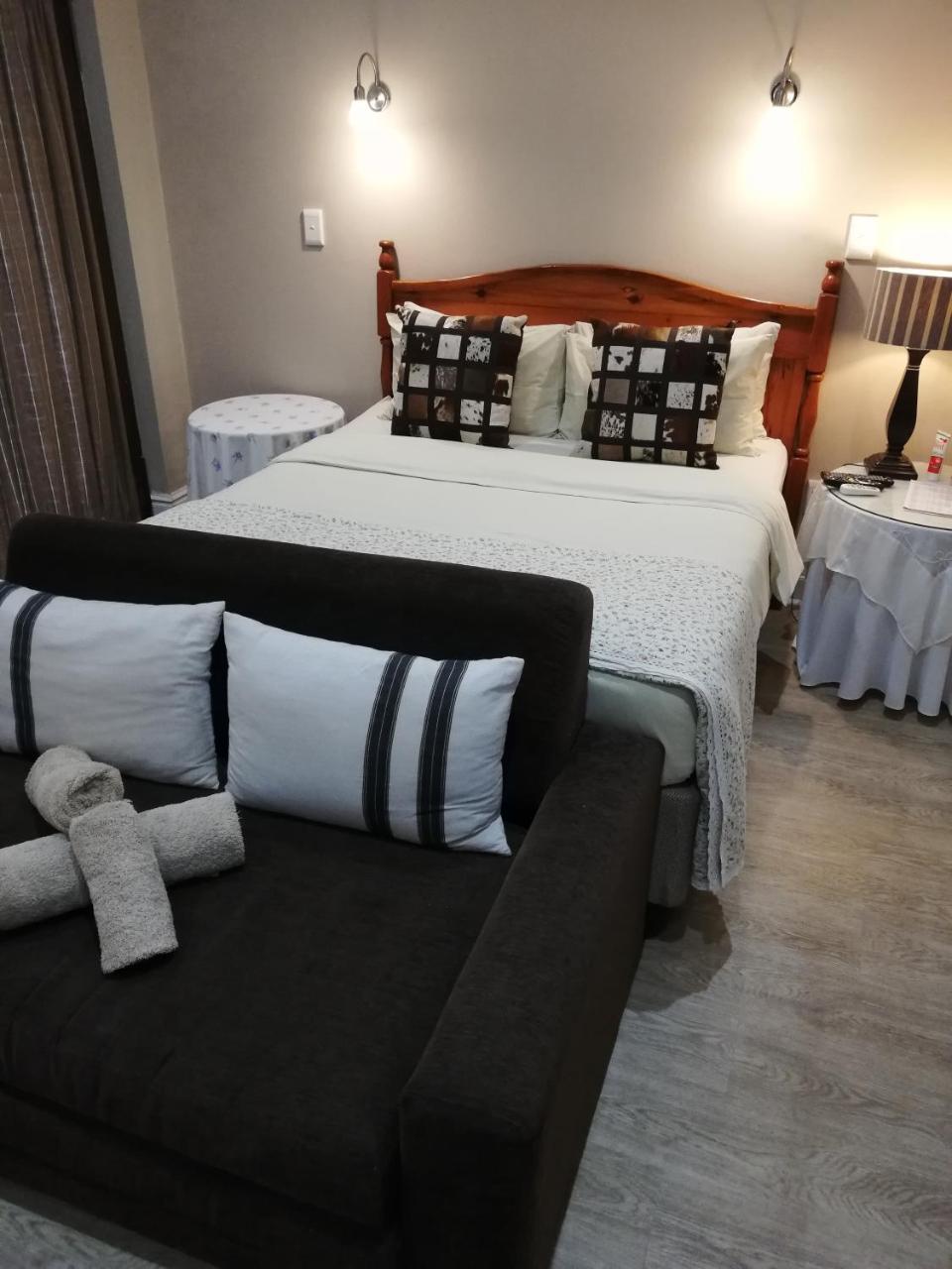 דורבן Fairway Guest House מראה חיצוני תמונה